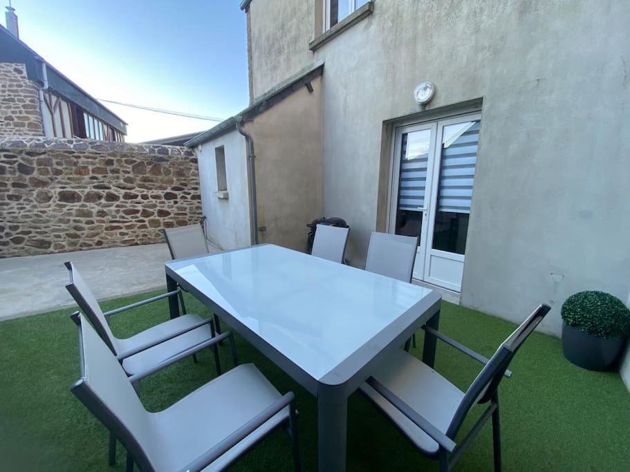 Gite Comme Chez Soi Ducey Les Cheris Buitenkant foto
